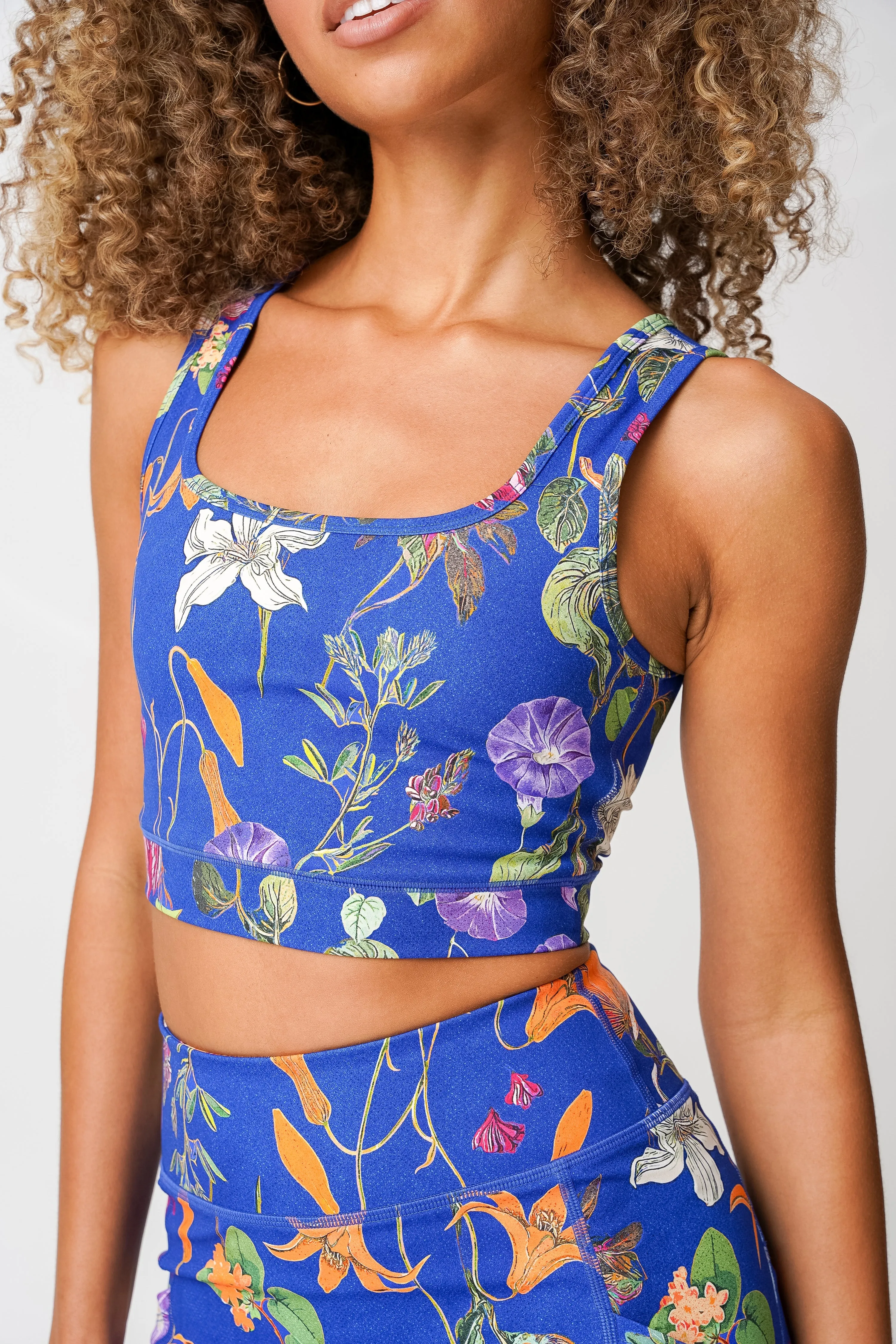 adventure performance cropped tank