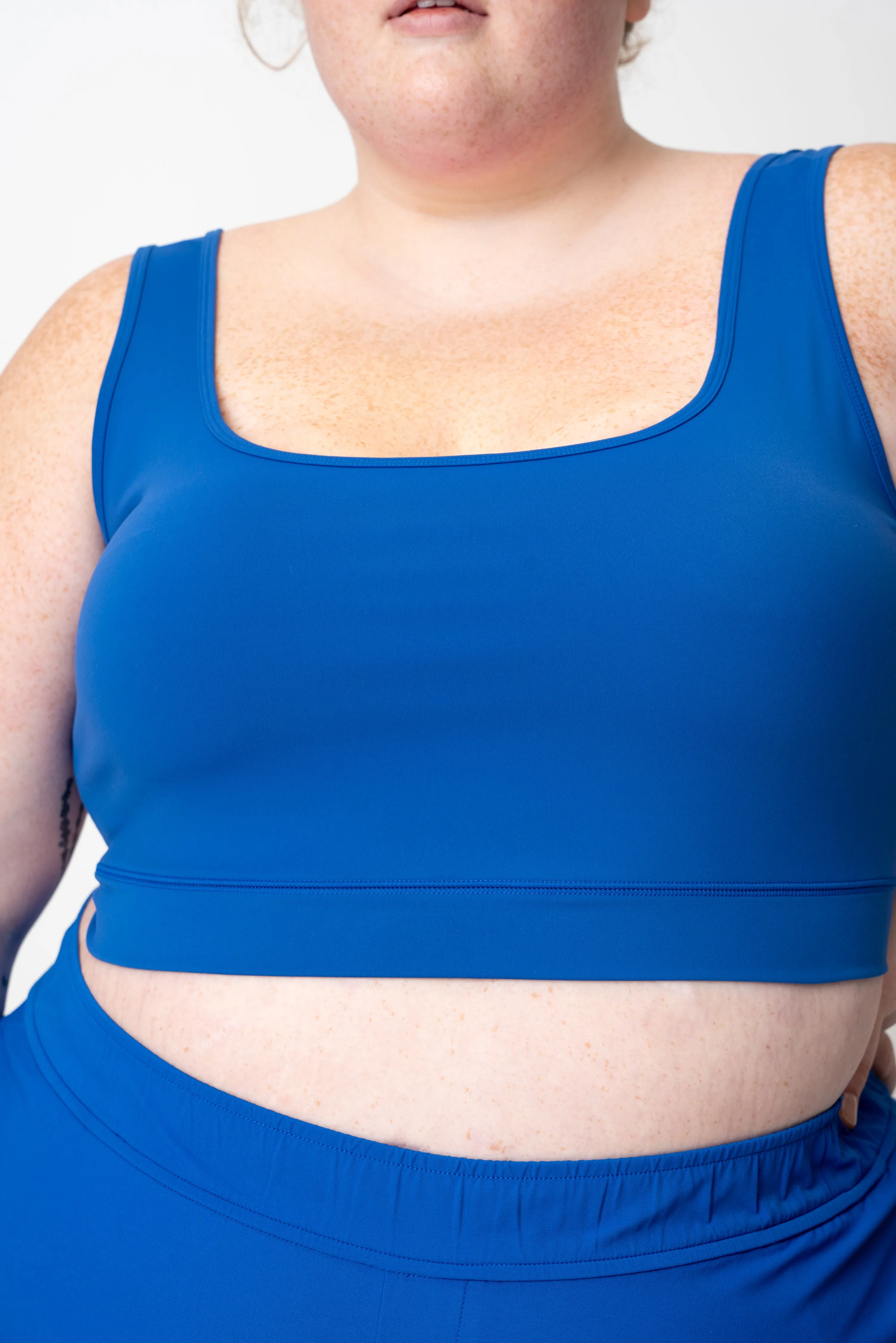 adventure performance cropped tank