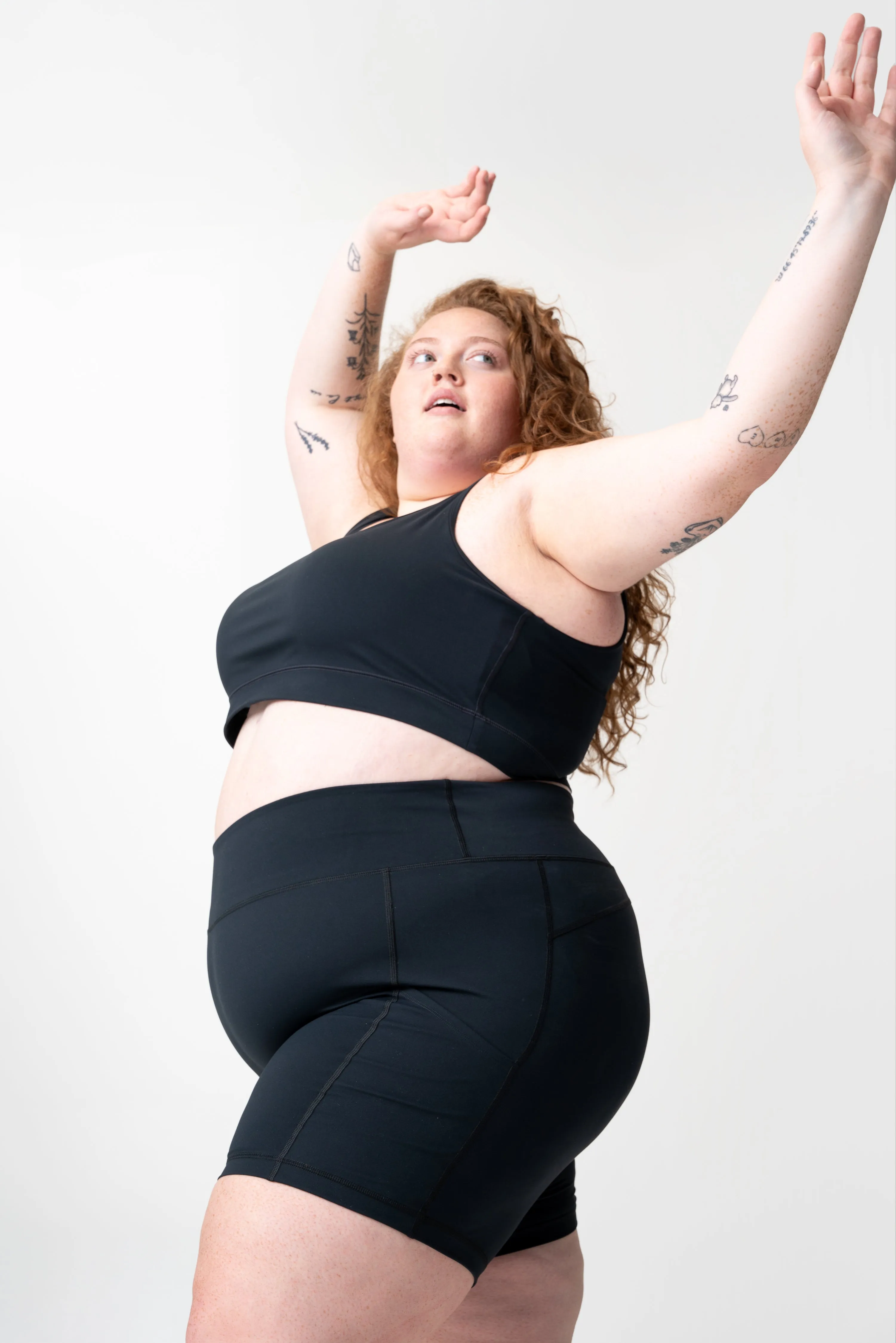 adventure performance cropped tank
