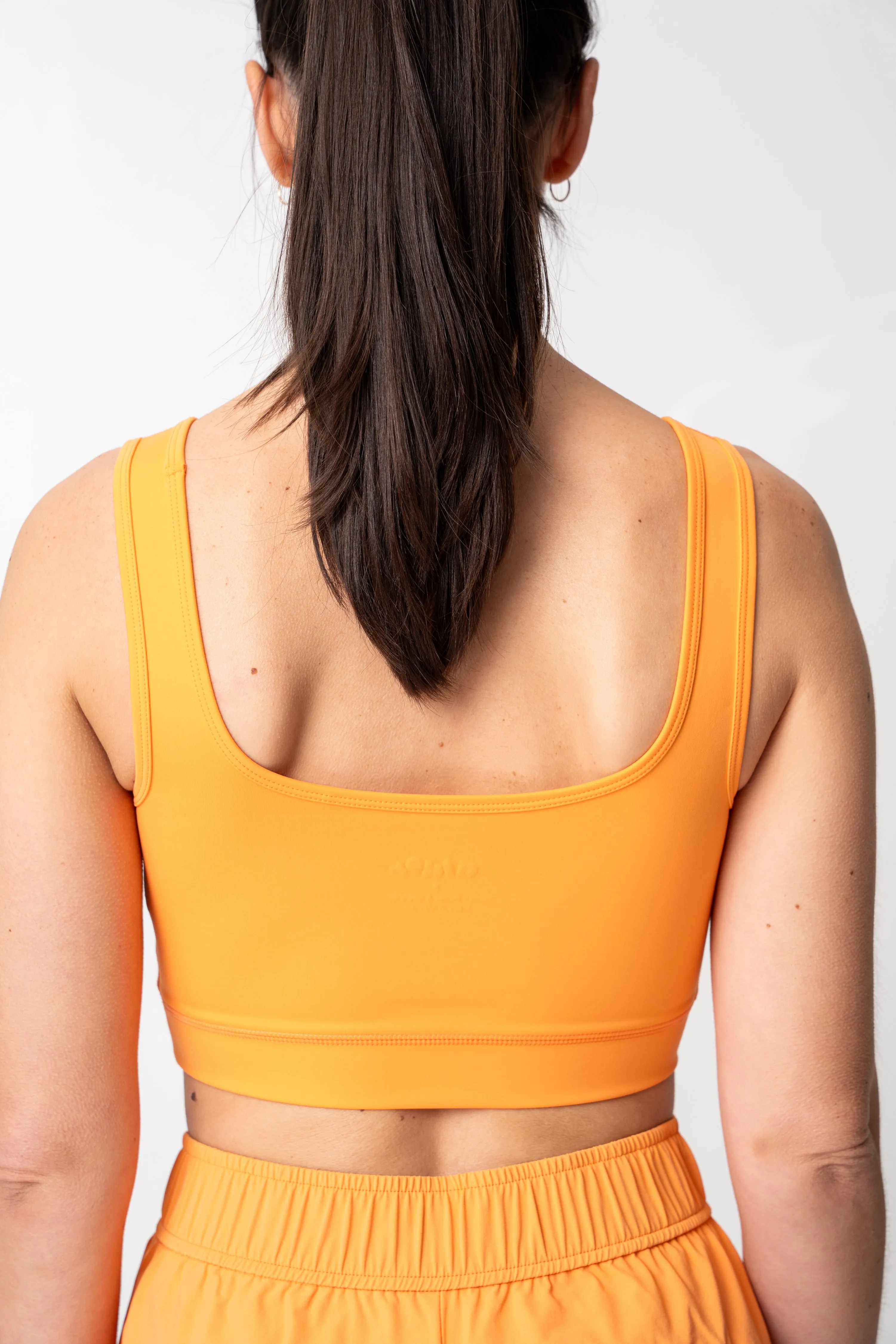 adventure performance cropped tank