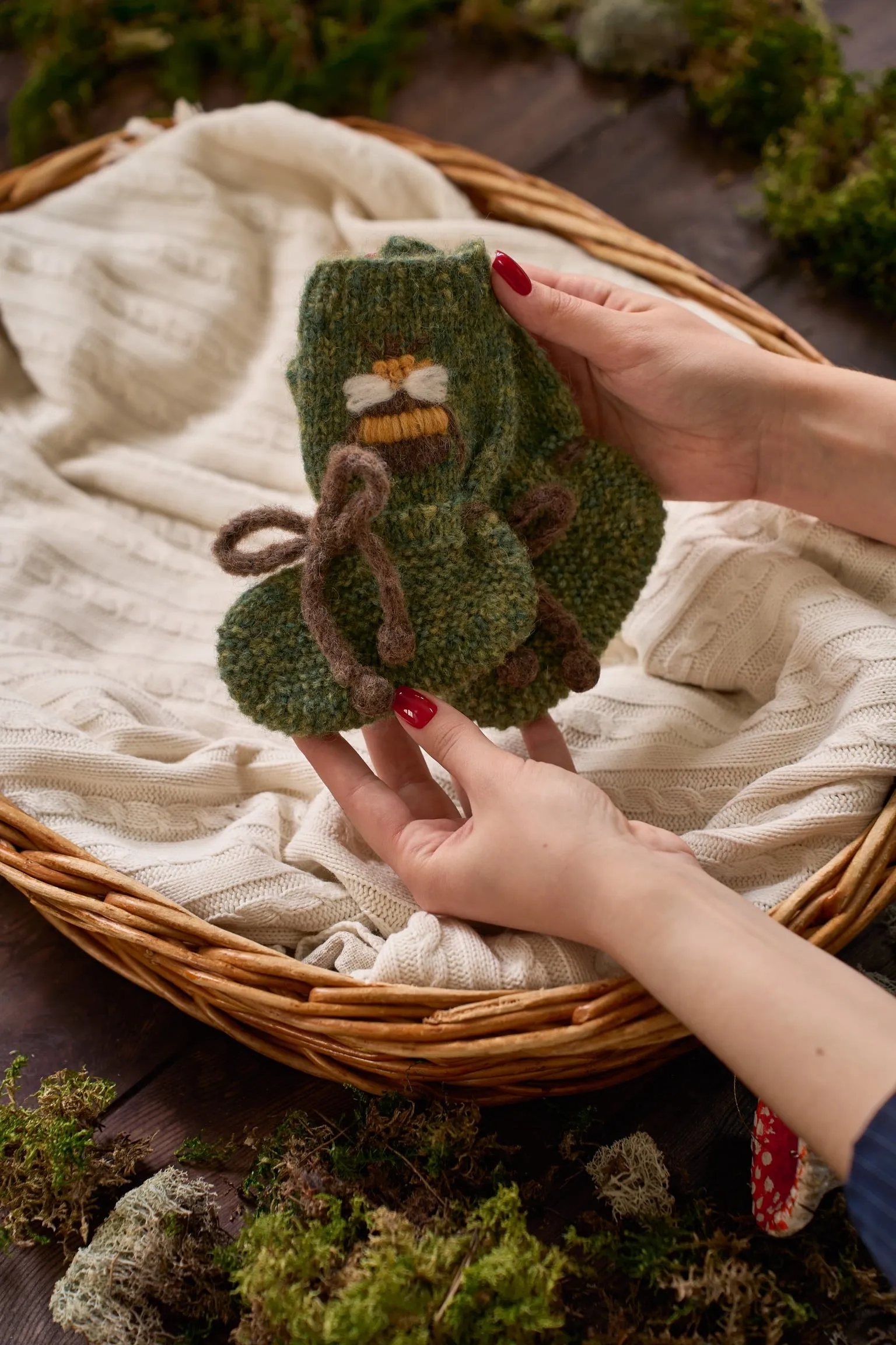 Bee Booties | Moss Green