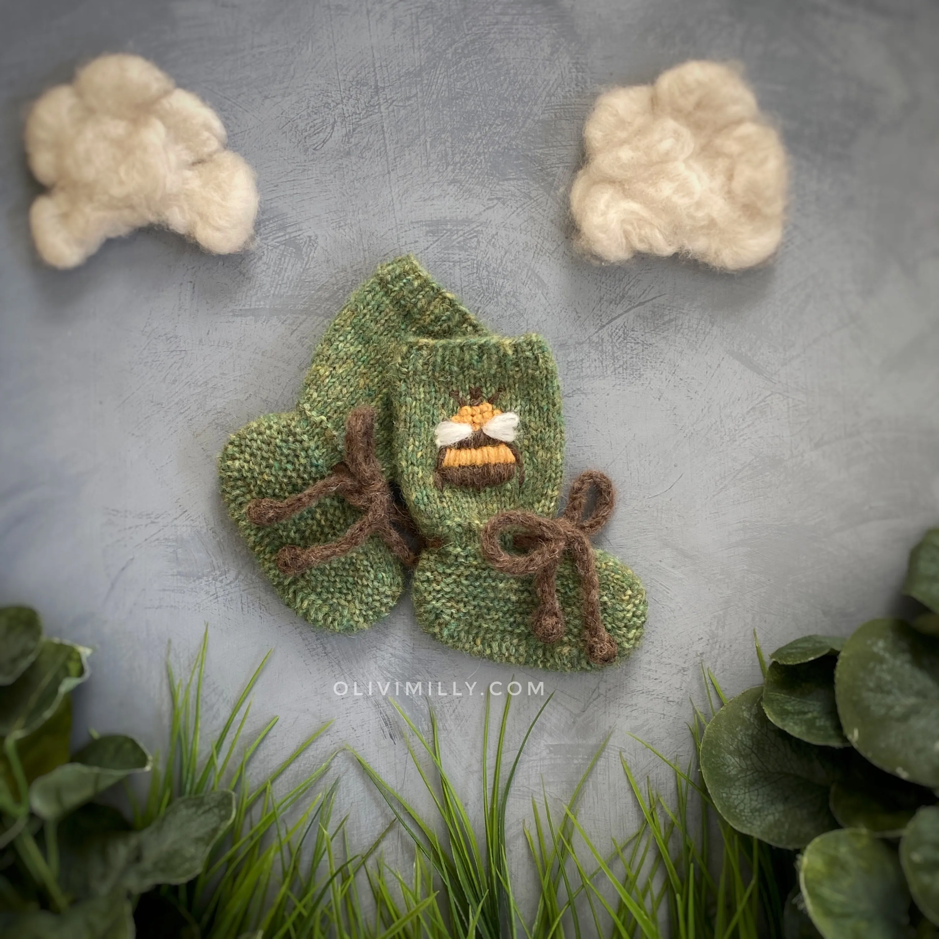 Bee Booties | Moss Green