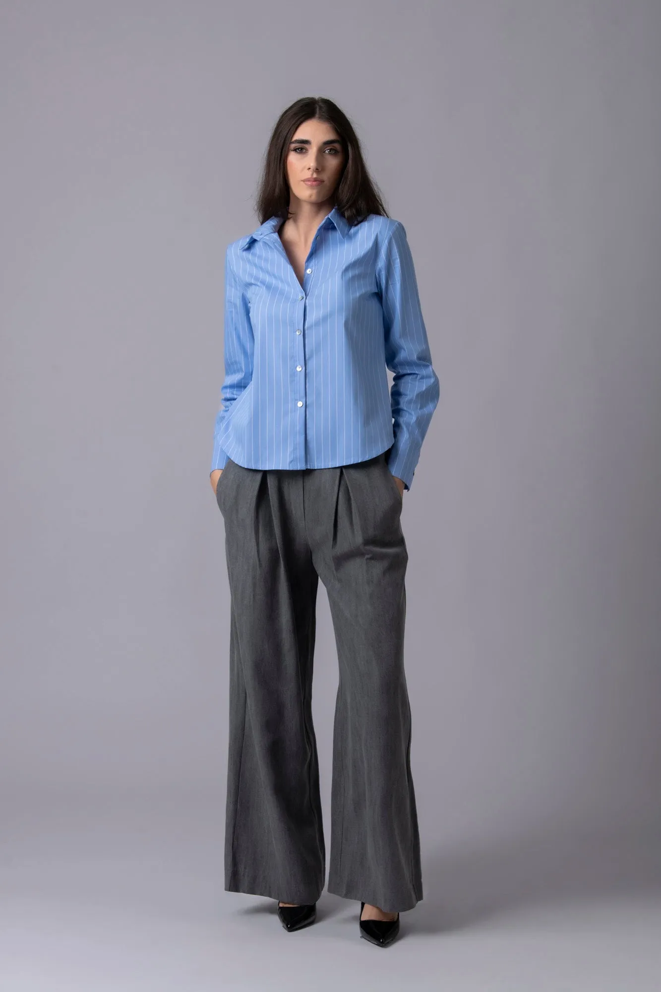 Camicia celeste a righe bianche