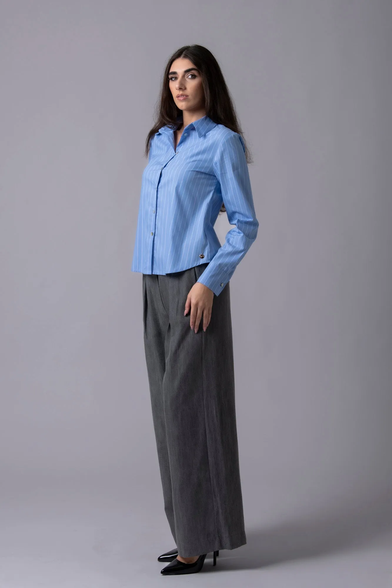 Camicia celeste a righe bianche