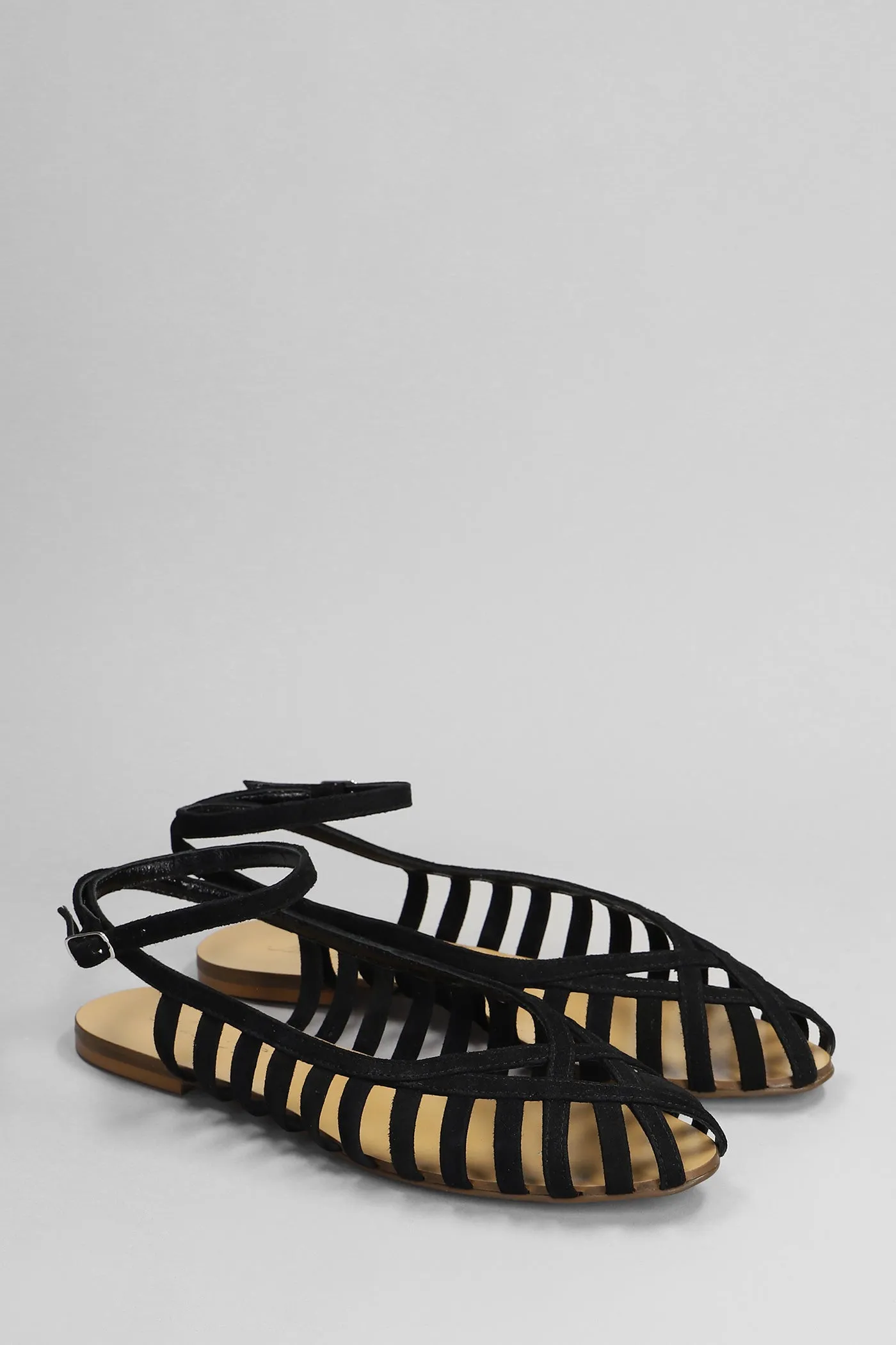 Flats in black suede