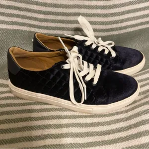 Kate Spade Fleet Blue Velvet Quilted Sneakers Size 7B