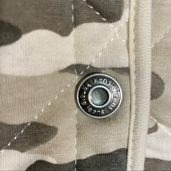 Kensie Quilted Beige Camo Cozy Jacket Size Medium