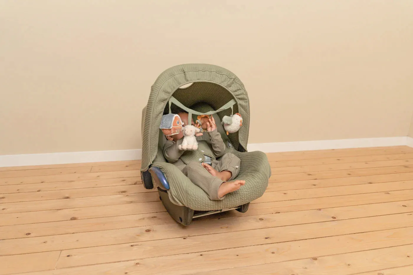 Little Dutch Little Farm - Car Seat Toy