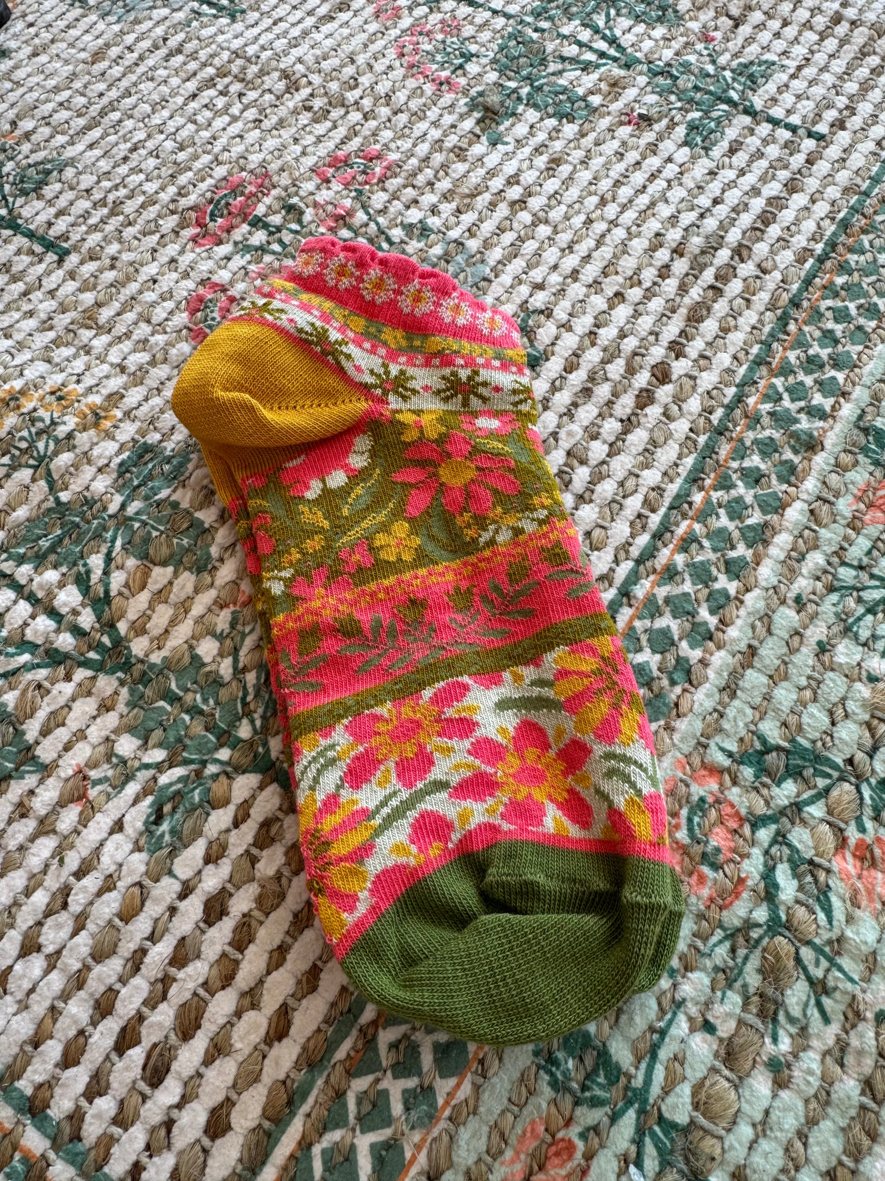 natural life cozy floral ankle socks