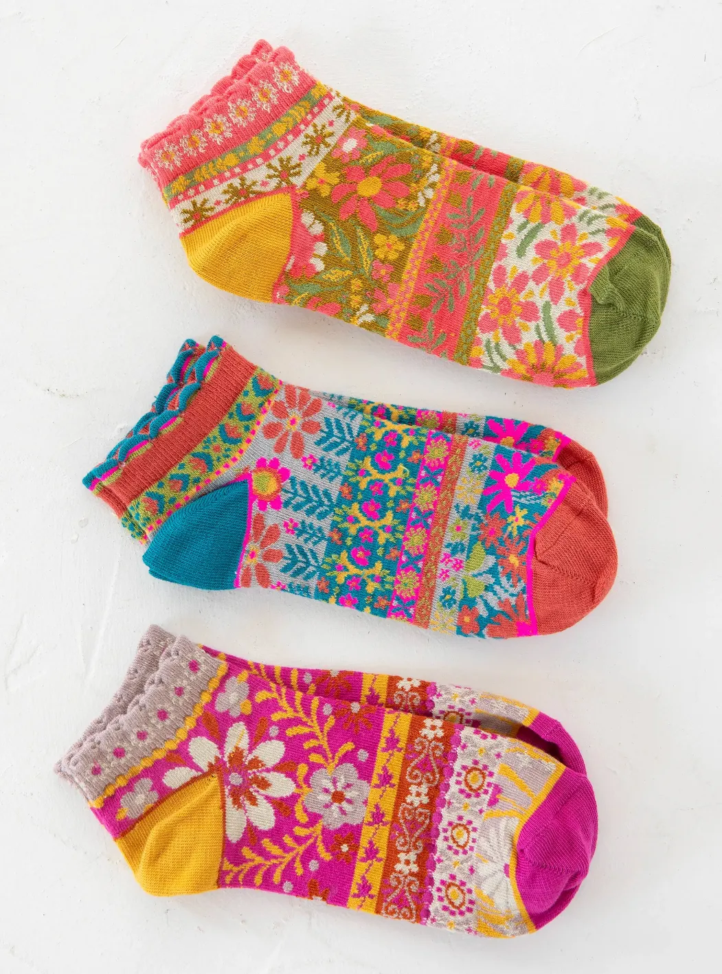 natural life cozy floral ankle socks