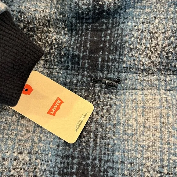 NEW LEVI’S - Plaid Puffer Jacket with Drawstring for Waist Cinch