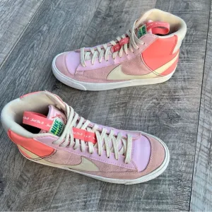 Nike Blazer Mid ‘77 SE D (GS) ~ Pink Foam/Coconut Milk ~ Size 7Y/8.5W