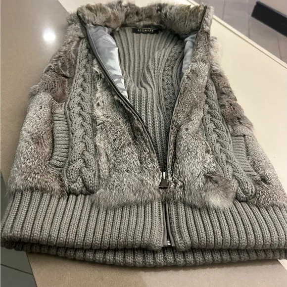 Oakwood Gray Knit Vest with Fur Trim-3