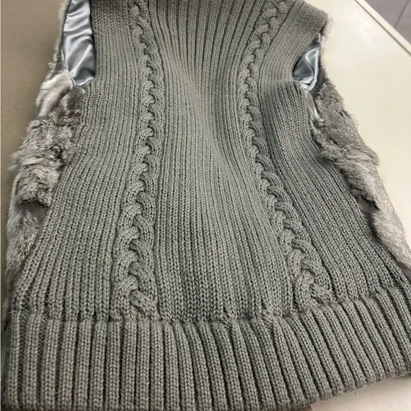 Oakwood Gray Knit Vest with Fur Trim-3