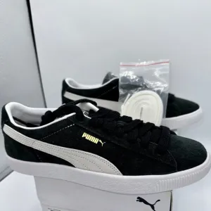 Puma Suede VTG Textured Leather Sneakers with extra laces in black / white