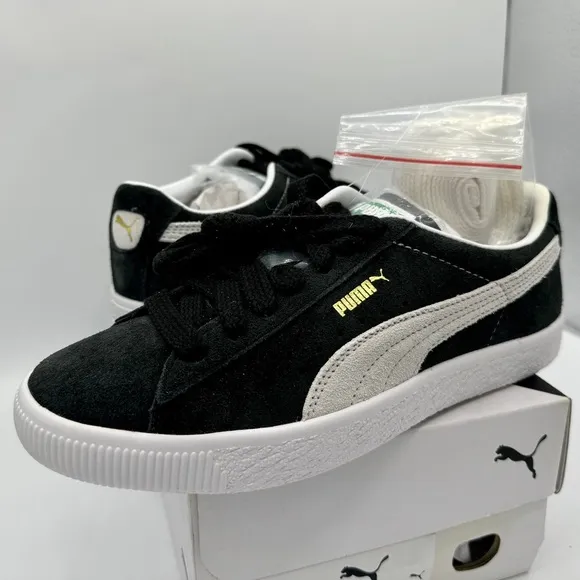 Puma Suede VTG Textured Leather Sneakers with extra laces in black / white