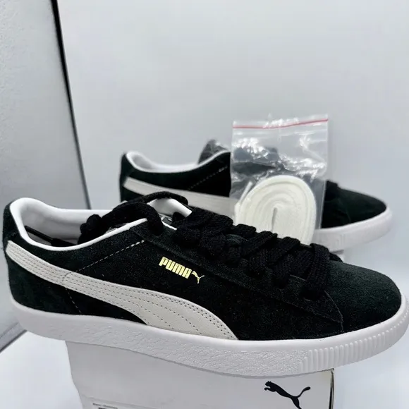 Puma Suede VTG Textured Leather Sneakers with extra laces in black / white