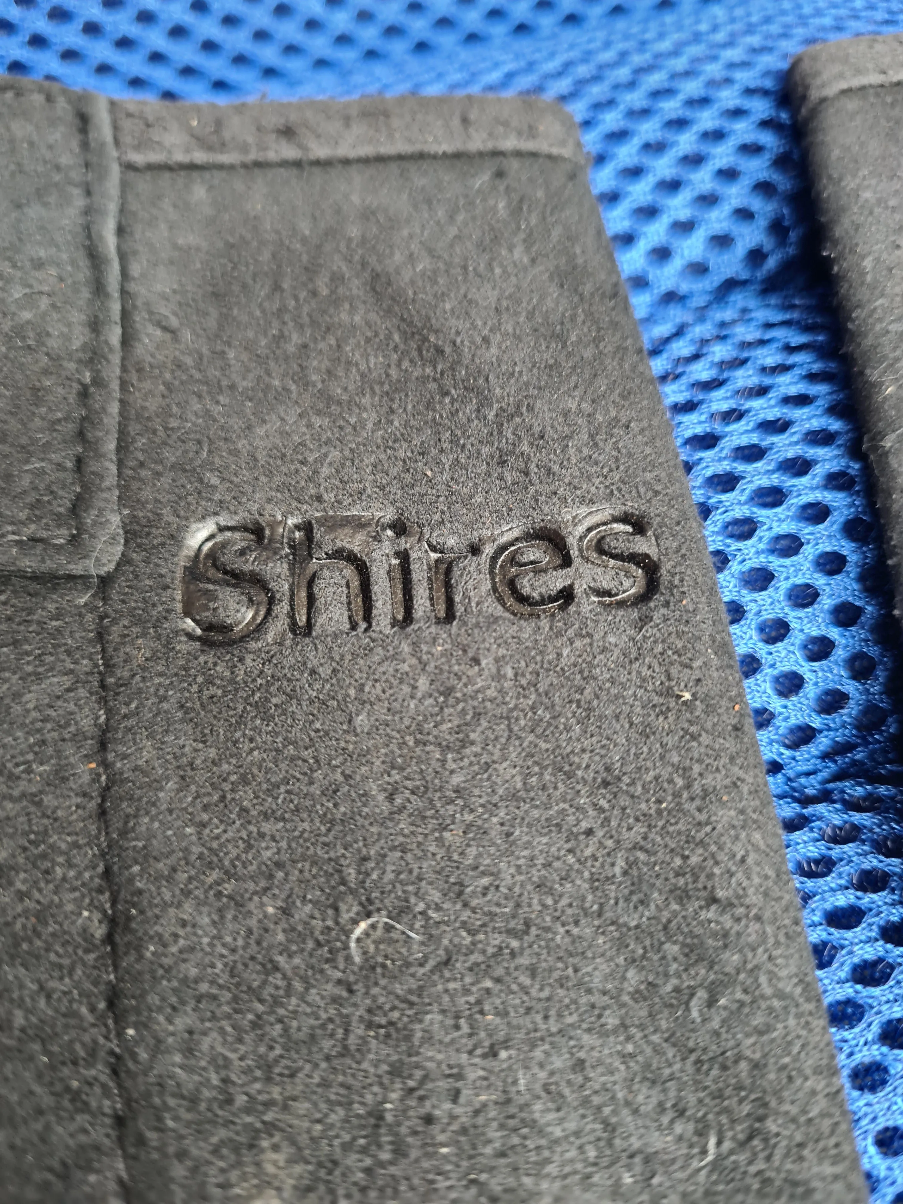 Shires small chaps black✅️