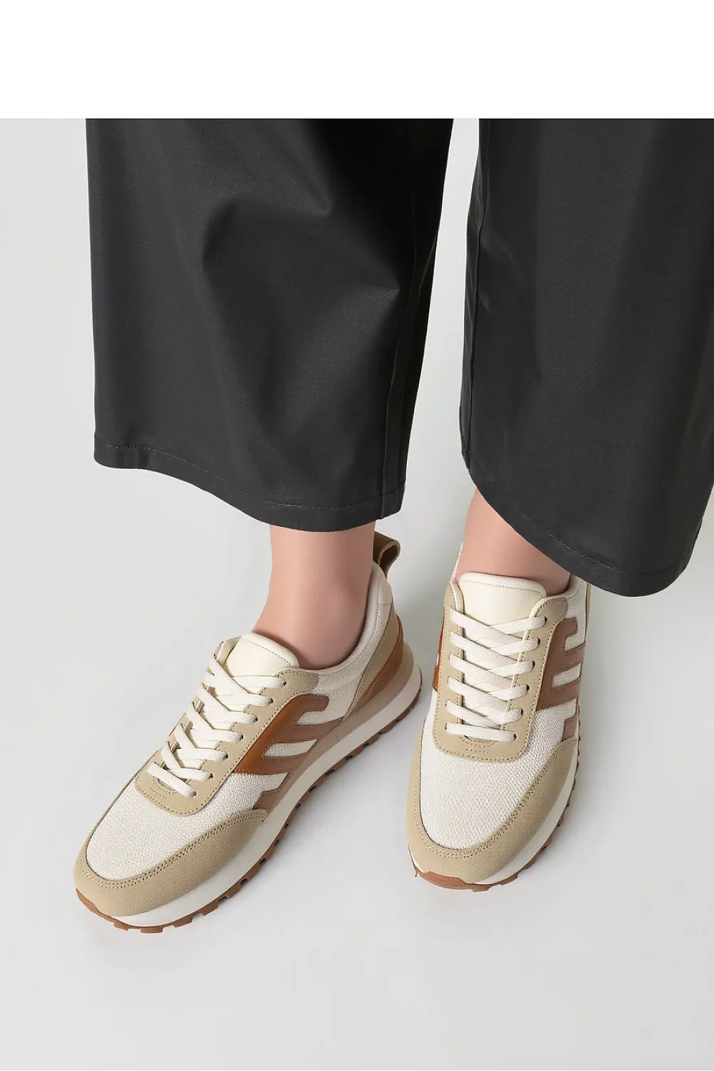Sport Shoes model 210249 Inello