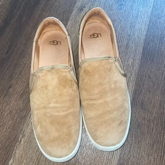 UGG Cas Brown Tan Suede Slip Ons Sneakers Size 7
