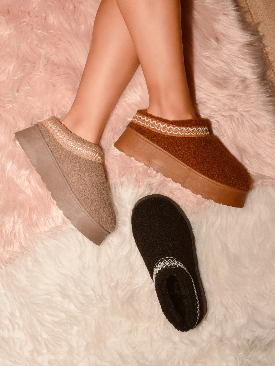WILD DIVA PLATFORM SHERPA BOOTS (TAUPE)